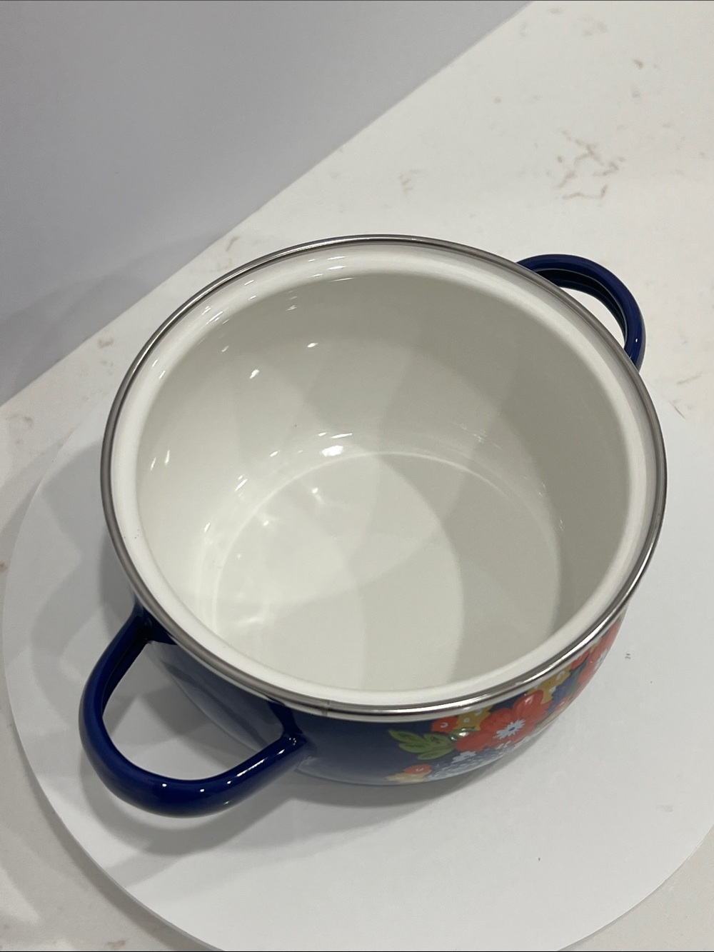 The Pioneer Woman Dazzling Dahlias 1 Qt Mini Enamel Dutch Oven Floral - Picture 4 of 7